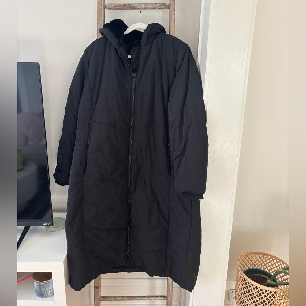 Torrid Black Faux Fur Hooded Longline Puffer Coat - Picture 5 of 11